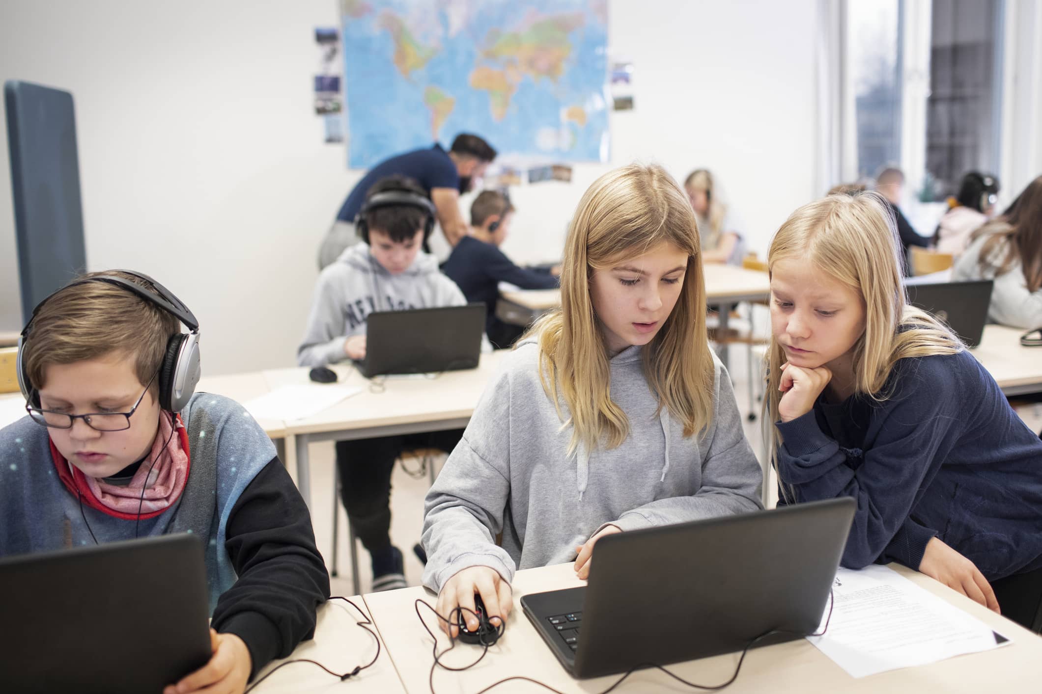 Middle school students using online writing program